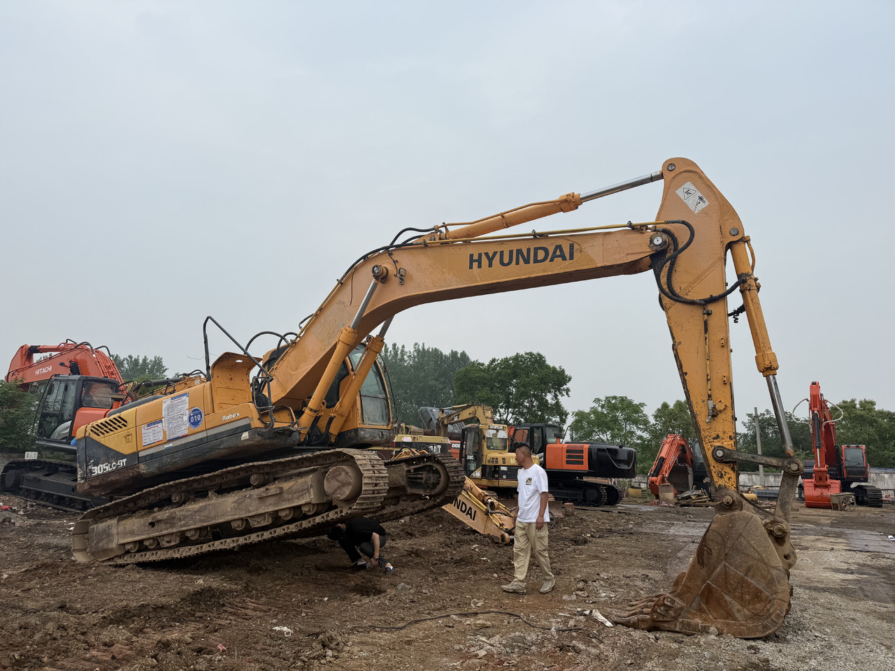 Hyundai used Hyundai 305-9t excavator - Telakaivukone: kuva Hyundai used Hyundai 305-9t excavator - Telakaivukone Hyundai used Hyundai 305-9t excavator - Telakaivukone: kuva Hyundai used Hyundai 305-9t excavator - Telakaivukone