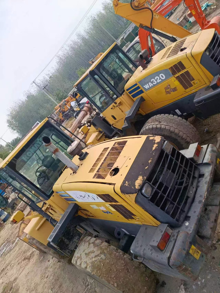 KOMATSU wa320-5 - Kuormaaja: kuva KOMATSU wa320-5 - Kuormaaja KOMATSU wa320-5 - Kuormaaja: kuva KOMATSU wa320-5 - Kuormaaja