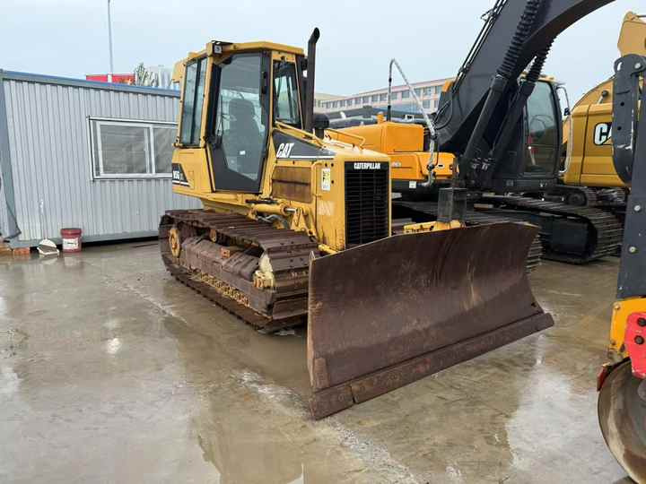 Puskutraktori Used Cat D5G Crawler Bulldozer Original  CAT Brand  Bulldozer Second Hand Cat D5H D5 D5C D5N D5M LGP Dozer for Sale [ Copy ]: kuva Puskutraktori Used Cat D5G Crawler Bulldozer Original  CAT Brand  Bulldozer Second Hand Cat D5H D5 D5C D5N D5M LGP Dozer for Sale [ Copy ]