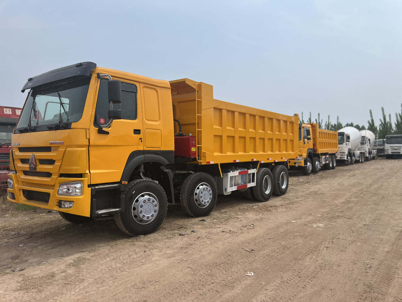 Howo 8*4 - Kippiauto kuorma-auto: kuva howo 8*4 - Kippiauto kuorma-auto Howo 8*4 - Kippiauto kuorma-auto: kuva howo 8*4 - Kippiauto kuorma-auto