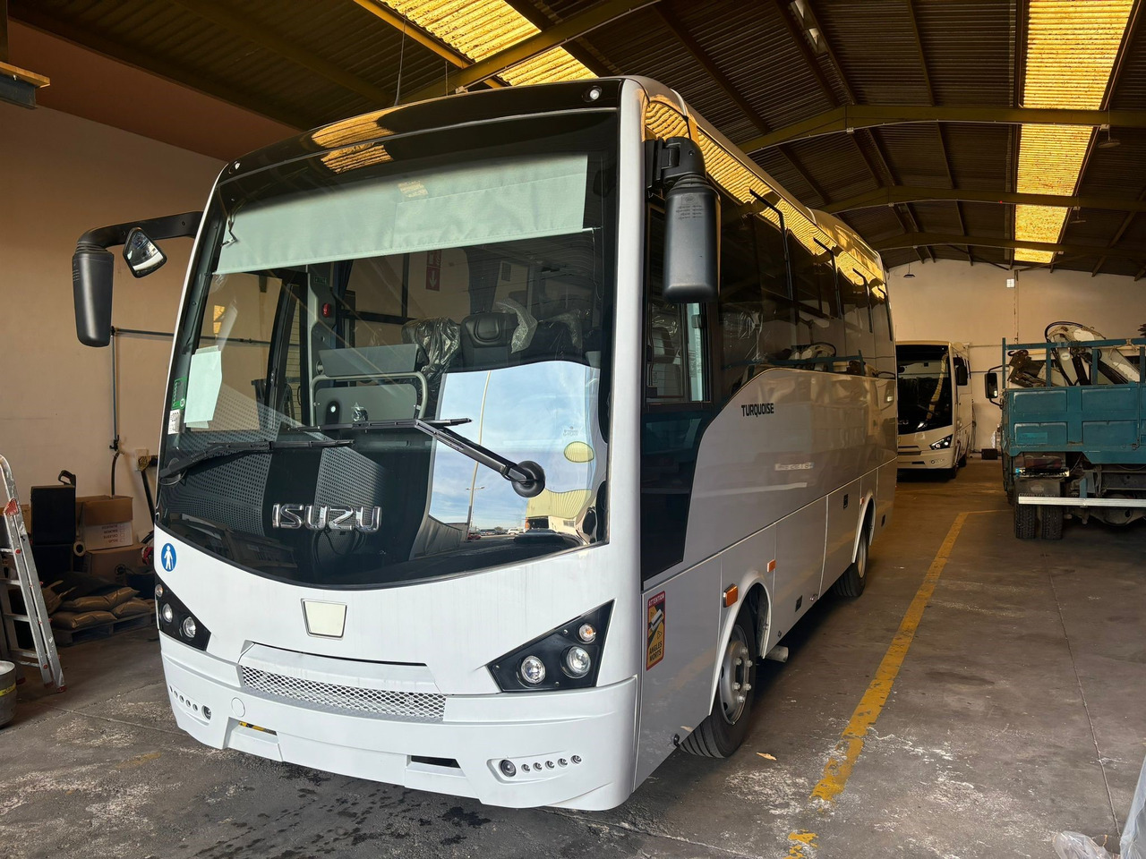 ISUZU TURQUOISE - Turistibussi: kuva ISUZU TURQUOISE - Turistibussi ISUZU TURQUOISE - Turistibussi: kuva ISUZU TURQUOISE - Turistibussi