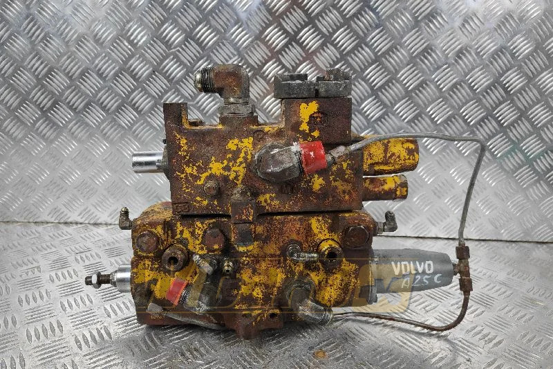 Volvo 4864235/4821543 - Hydrauliventtiili - Rakennuskoneet: kuva Volvo 4864235/4821543 - Hydrauliventtiili - Rakennuskoneet Volvo 4864235/4821543 - Hydrauliventtiili - Rakennuskoneet: kuva Volvo 4864235/4821543 - Hydrauliventtiili - Rakennuskoneet