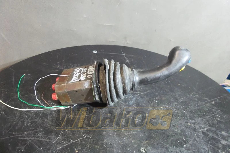 Volvo EC390 - Hydrauliventtiili - Rakennuskoneet: kuva Volvo EC390 - Hydrauliventtiili - Rakennuskoneet Volvo EC390 - Hydrauliventtiili - Rakennuskoneet: kuva Volvo EC390 - Hydrauliventtiili - Rakennuskoneet