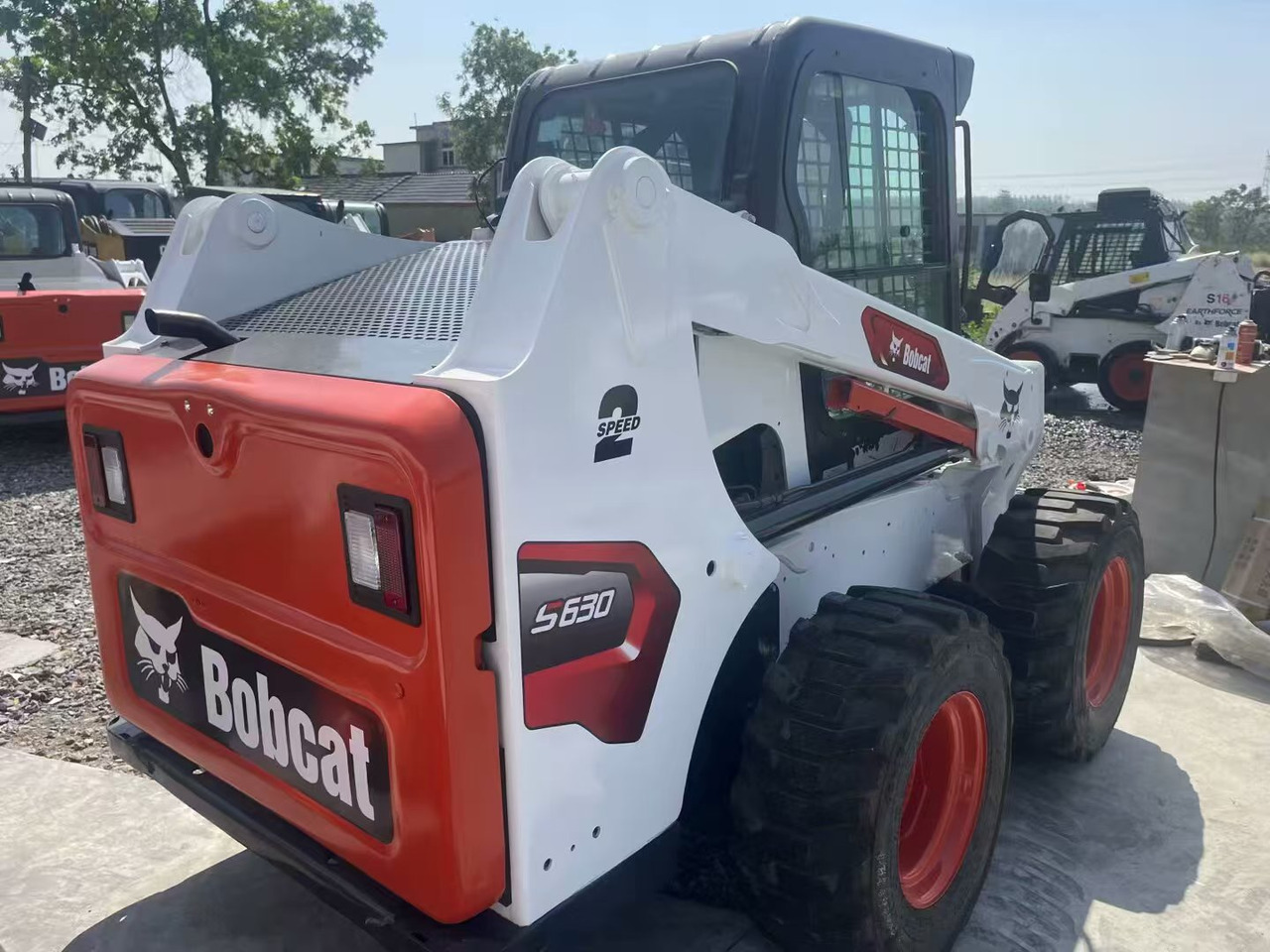 BOBCAT S630 - Liukuohjattu kuormaaja: kuva BOBCAT S630 - Liukuohjattu kuormaaja BOBCAT S630 - Liukuohjattu kuormaaja: kuva BOBCAT S630 - Liukuohjattu kuormaaja