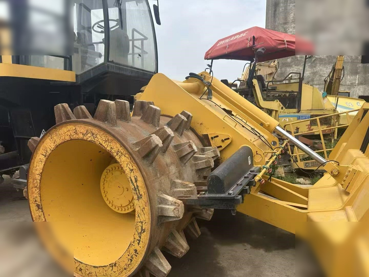 CATERPILLAR 816A - Tiivistyskone: kuva CATERPILLAR 816A - Tiivistyskone CATERPILLAR 816A - Tiivistyskone: kuva CATERPILLAR 816A - Tiivistyskone