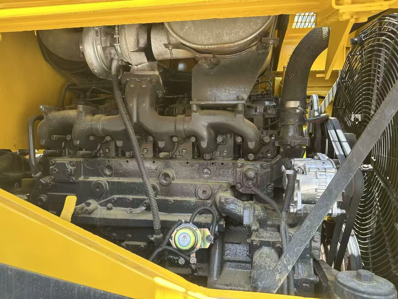 KOMATSU WA470 - Pyöräkuormaaja: kuva KOMATSU WA470 - Pyöräkuormaaja KOMATSU WA470 - Pyöräkuormaaja: kuva KOMATSU WA470 - Pyöräkuormaaja