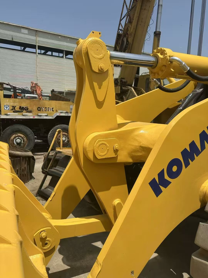 KOMATSU WA470 - Pyöräkuormaaja: kuva KOMATSU WA470 - Pyöräkuormaaja KOMATSU WA470 - Pyöräkuormaaja: kuva KOMATSU WA470 - Pyöräkuormaaja
