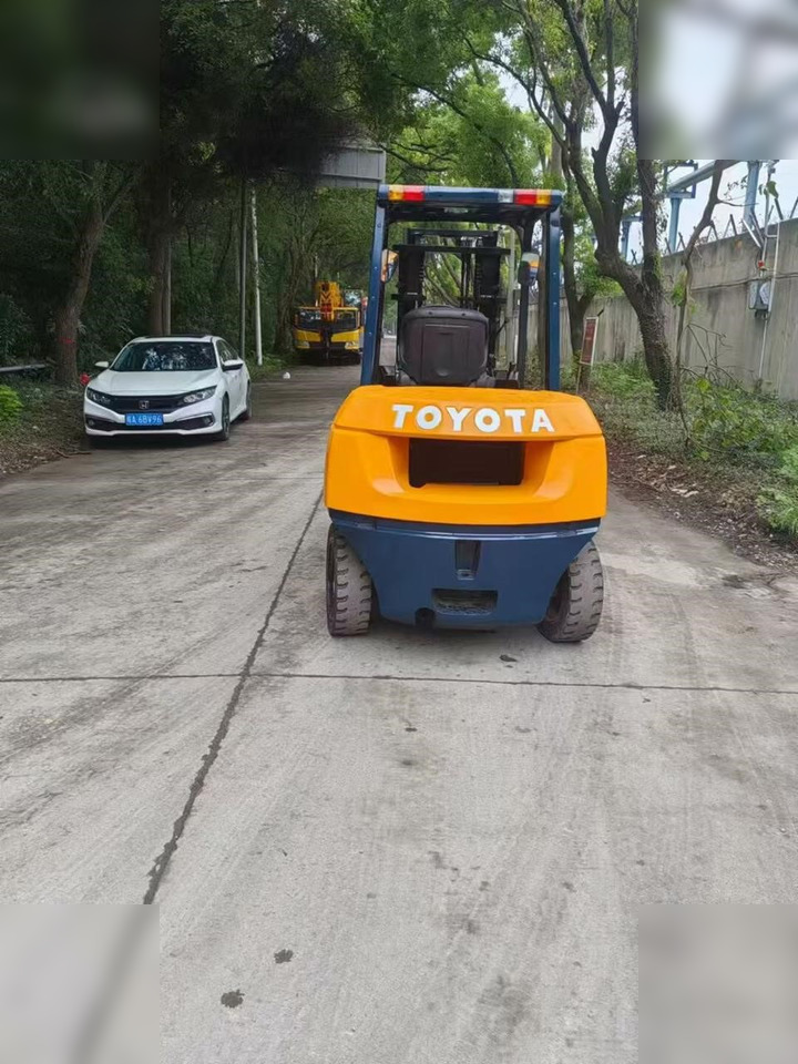 TOYOTA 8FGU30 - Vastapainotrukki: kuva TOYOTA 8FGU30 - Vastapainotrukki TOYOTA 8FGU30 - Vastapainotrukki: kuva TOYOTA 8FGU30 - Vastapainotrukki