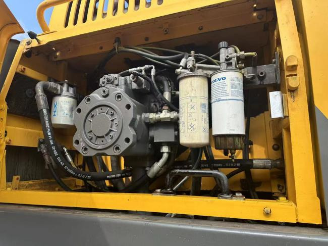 VOLVO EC480 - Telakaivukone: kuva VOLVO EC480 - Telakaivukone VOLVO EC480 - Telakaivukone: kuva VOLVO EC480 - Telakaivukone