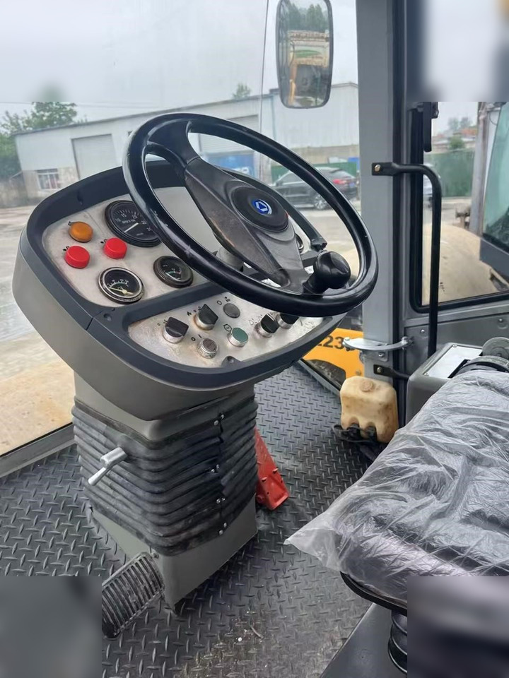 XCMG XS223J - Tiivistyskone: kuva XCMG XS223J - Tiivistyskone XCMG XS223J - Tiivistyskone: kuva XCMG XS223J - Tiivistyskone