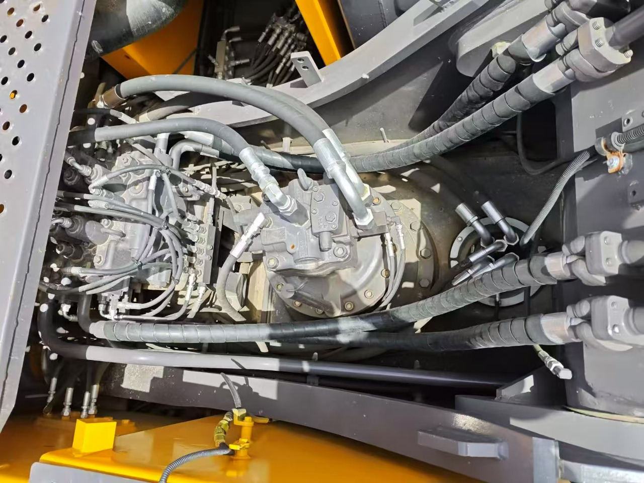 Volvo EC2500L - Telakaivukone: kuva volvo EC2500L - Telakaivukone Volvo EC2500L - Telakaivukone: kuva volvo EC2500L - Telakaivukone