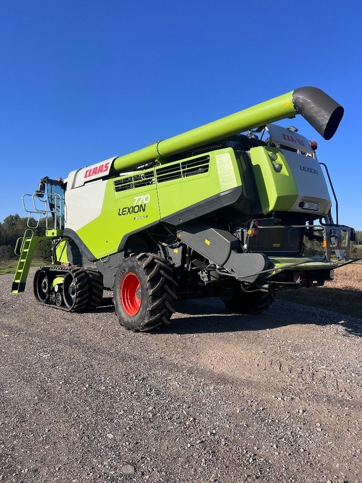Claas Lexion 770 TT - Leikkuupuimuri: kuva Claas Lexion 770 TT - Leikkuupuimuri Claas Lexion 770 TT - Leikkuupuimuri: kuva Claas Lexion 770 TT - Leikkuupuimuri