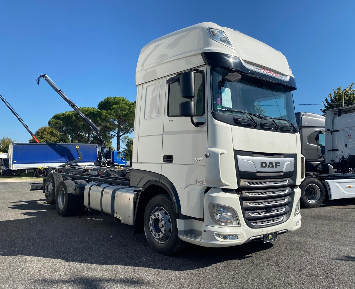 DAF XF 480 - Kuorma-auto alusta: kuva DAF XF 480 - Kuorma-auto alusta DAF XF 480 - Kuorma-auto alusta: kuva DAF XF 480 - Kuorma-auto alusta