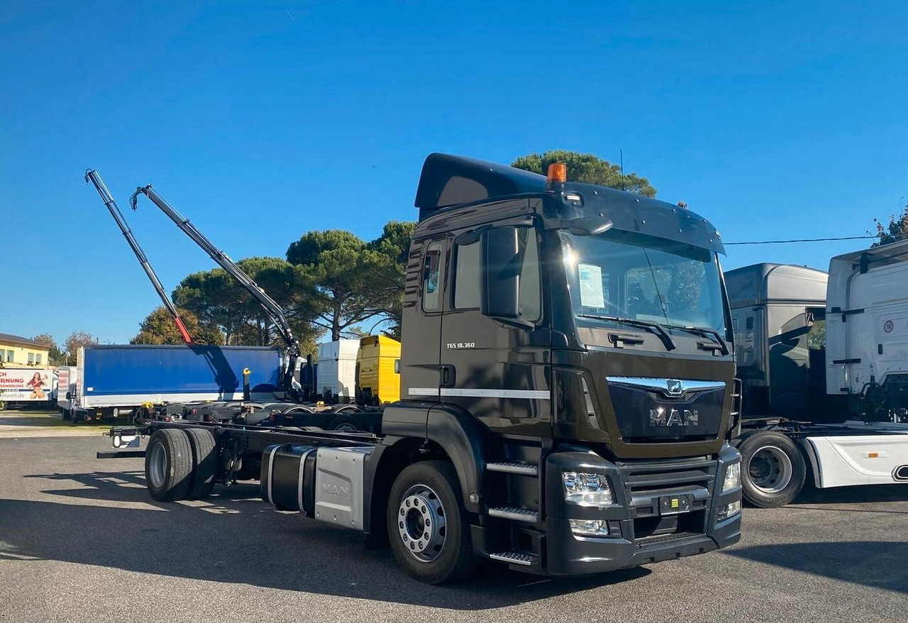 MAN TGS 16.360 MOTRICE 2 ASSI TELAIO 2019 - Kuorma-auto alusta: kuva MAN TGS 16.360 MOTRICE 2 ASSI TELAIO 2019 - Kuorma-auto alusta MAN TGS 16.360 MOTRICE 2 ASSI TELAIO 2019 - Kuorma-auto alusta: kuva MAN TGS 16.360 MOTRICE 2 ASSI TELAIO 2019 - Kuorma-auto alusta