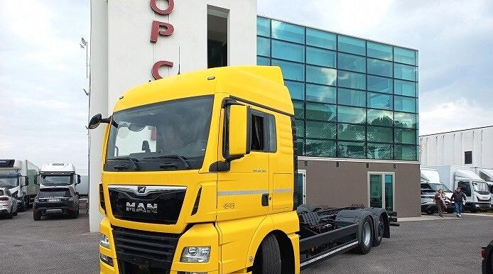 MAN TGX 26.500 MOTRICE 3 ASSI TELAIO EURO 6 2019 - Kuorma-auto alusta: kuva MAN TGX 26.500 MOTRICE 3 ASSI TELAIO EURO 6 2019 - Kuorma-auto alusta MAN TGX 26.500 MOTRICE 3 ASSI TELAIO EURO 6 2019 - Kuorma-auto alusta: kuva MAN TGX 26.500 MOTRICE 3 ASSI TELAIO EURO 6 2019 - Kuorma-auto alusta