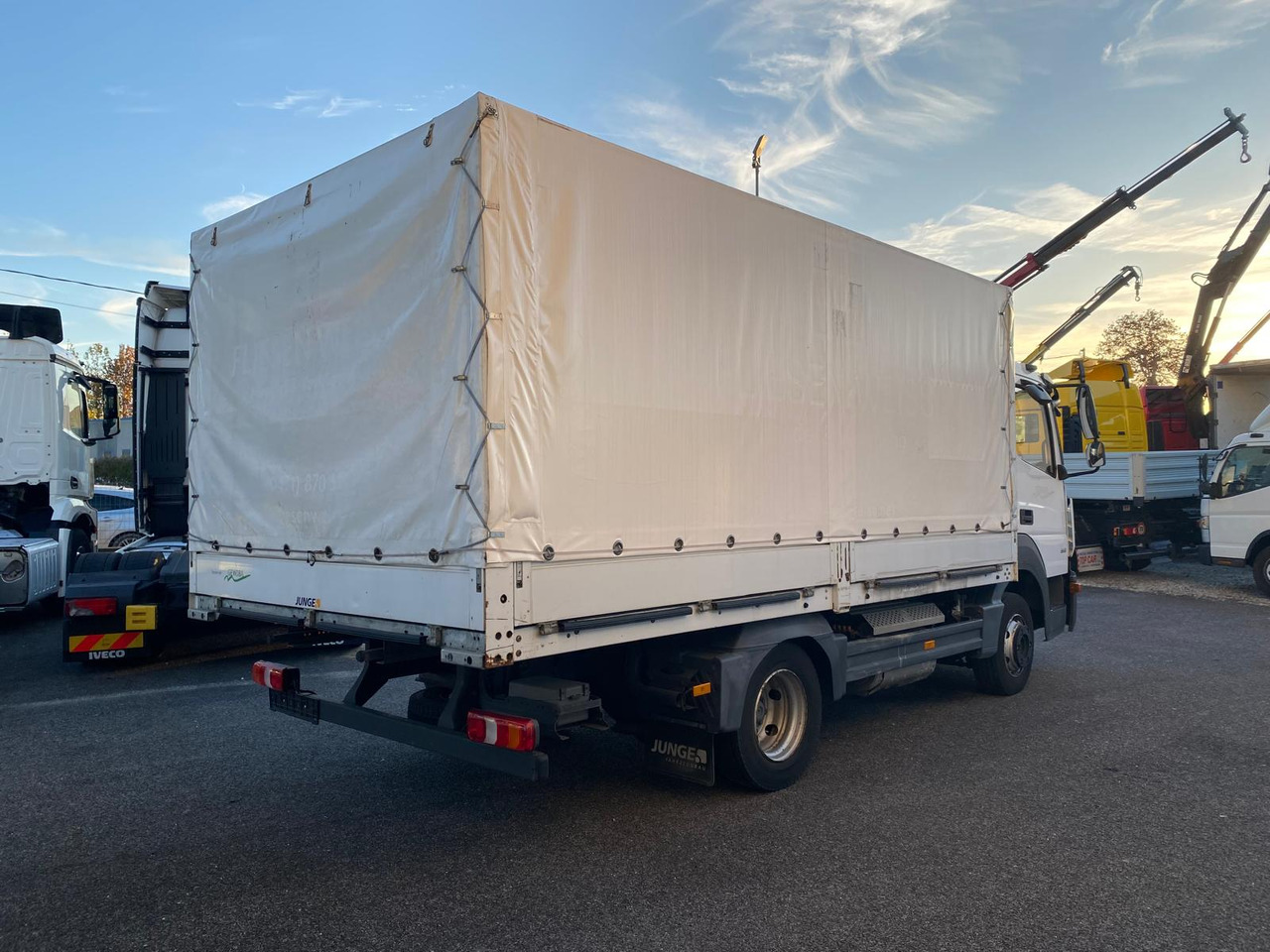 MERCEDES-BENZ 816 ATEGO - Pressukapelli kuorma-auto: kuva MERCEDES-BENZ 816 ATEGO - Pressukapelli kuorma-auto MERCEDES-BENZ 816 ATEGO - Pressukapelli kuorma-auto: kuva MERCEDES-BENZ 816 ATEGO - Pressukapelli kuorma-auto