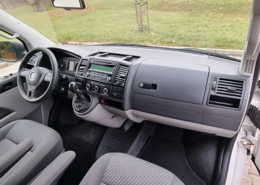 Pieni pakettiauto Volkswagen Transporter: kuva Pieni pakettiauto Volkswagen Transporter