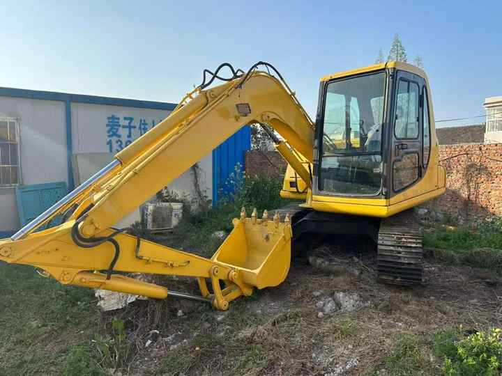 Cheap Used Komatsu PC60-7 Crawler Excavator with High Efficiency Used Heavy Machinery Komatsu P60-7 Digger Cheap for Sale - Telakaivukone: kuva Cheap Used Komatsu PC60-7 Crawler Excavator with High Efficiency Used Heavy Machinery Komatsu P60-7 Digger Cheap for Sale - Telakaivukone Cheap Used Komatsu PC60-7 Crawler Excavator with High Efficiency Used Heavy Machinery Komatsu P60-7 Digger Cheap for Sale - Telakaivukone: kuva Cheap Used Komatsu PC60-7 Crawler Excavator with High Efficiency Used Heavy Machinery Komatsu P60-7 Digger Cheap for Sale - Telakaivukone