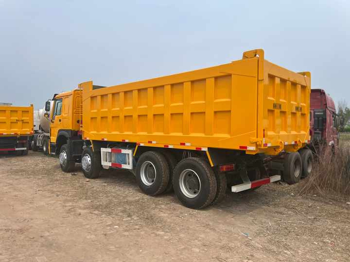 Kippiauto kuorma-auto China Brand  Howo Dump 12 Wheeler 8x4 6x4 6 4 Sinotruk 371 Hp  375hp  Sino Mine Tipper Truck for Sale [ Copy ] [ Copy ]: kuva Kippiauto kuorma-auto China Brand  Howo Dump 12 Wheeler 8x4 6x4 6 4 Sinotruk 371 Hp  375hp  Sino Mine Tipper Truck for Sale [ Copy ] [ Copy ]