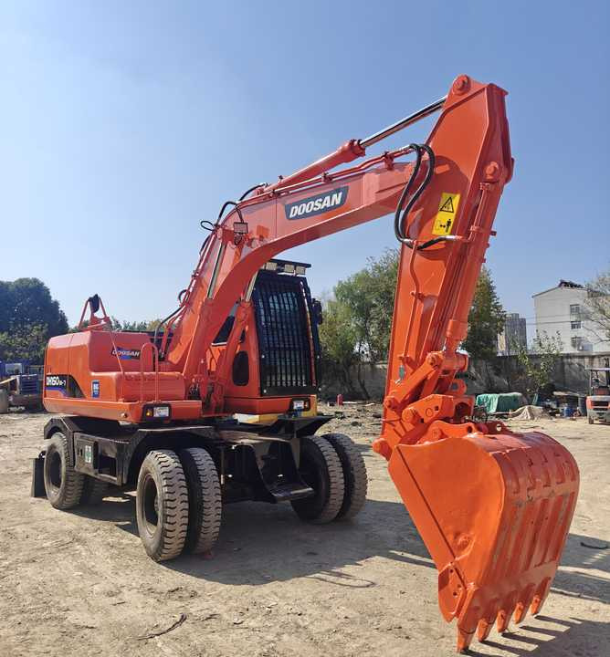 Used Doosan DH150W-7 Model Wheel Excavator Second Hand Machine Popular Brand Korean Doosan Hydraulic Machinery - Pyöräalustainen kaivinkone: kuva Used Doosan DH150W-7 Model Wheel Excavator Second Hand Machine Popular Brand Korean Doosan Hydraulic Machinery - Pyöräalustainen kaivinkone Used Doosan DH150W-7 Model Wheel Excavator Second Hand Machine Popular Brand Korean Doosan Hydraulic Machinery - Pyöräalustainen kaivinkone: kuva Used Doosan DH150W-7 Model Wheel Excavator Second Hand Machine Popular Brand Korean Doosan Hydraulic Machinery - Pyöräalustainen kaivinkone