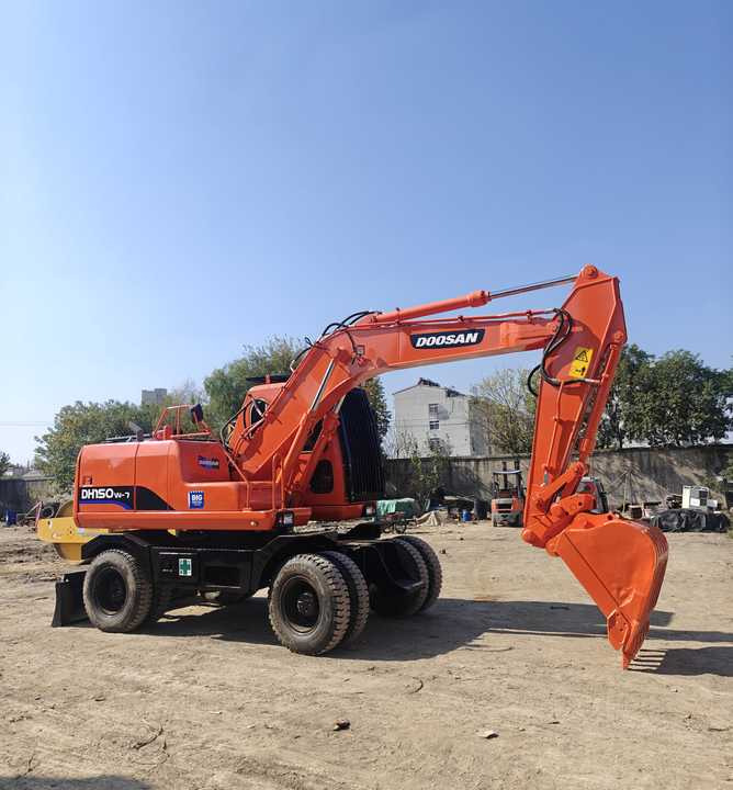 Used Doosan DH150W-7 Model Wheel Excavator Second Hand Machine Popular Brand Korean Doosan Hydraulic Machinery - Pyöräalustainen kaivinkone: kuva Used Doosan DH150W-7 Model Wheel Excavator Second Hand Machine Popular Brand Korean Doosan Hydraulic Machinery - Pyöräalustainen kaivinkone Used Doosan DH150W-7 Model Wheel Excavator Second Hand Machine Popular Brand Korean Doosan Hydraulic Machinery - Pyöräalustainen kaivinkone: kuva Used Doosan DH150W-7 Model Wheel Excavator Second Hand Machine Popular Brand Korean Doosan Hydraulic Machinery - Pyöräalustainen kaivinkone