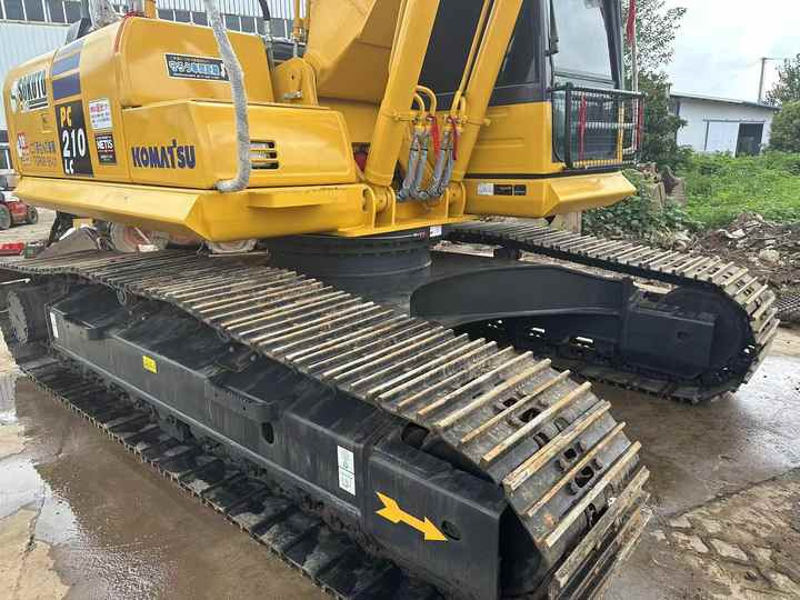 Telakaivukone Used Komatsu PC210-8 for sale at an affordable price [ Copy ]: kuva Telakaivukone Used Komatsu PC210-8 for sale at an affordable price [ Copy ]