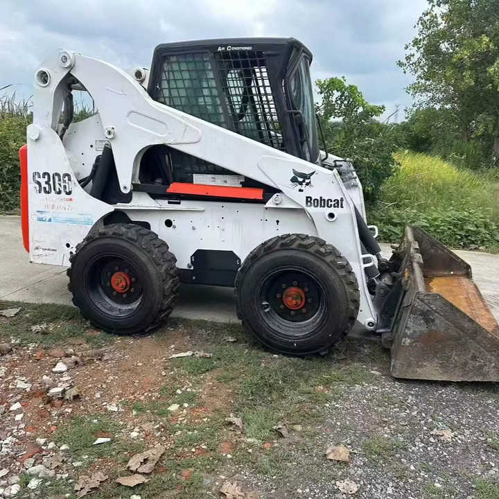 Very Good Machine Used Skid Wheel Loader Bobcat S300 for Sale - Liukuohjattu kuormaaja: kuva Very Good Machine Used Skid Wheel Loader Bobcat S300 for Sale - Liukuohjattu kuormaaja Very Good Machine Used Skid Wheel Loader Bobcat S300 for Sale - Liukuohjattu kuormaaja: kuva Very Good Machine Used Skid Wheel Loader Bobcat S300 for Sale - Liukuohjattu kuormaaja