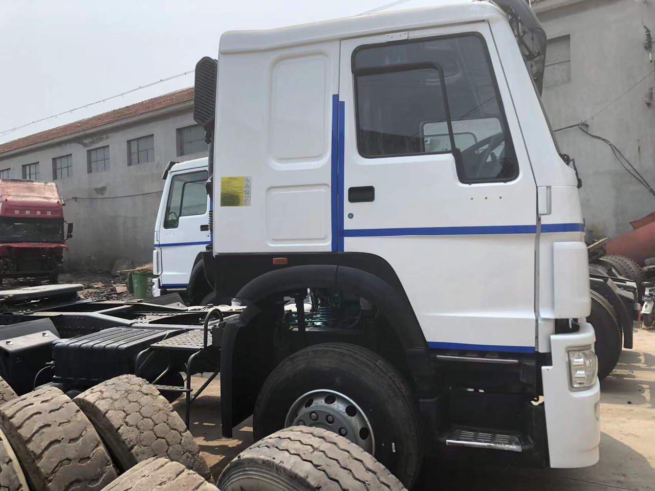 Howo HOWO 371 - Vetopöytäauto: kuva howo HOWO 371 - Vetopöytäauto Howo HOWO 371 - Vetopöytäauto: kuva howo HOWO 371 - Vetopöytäauto