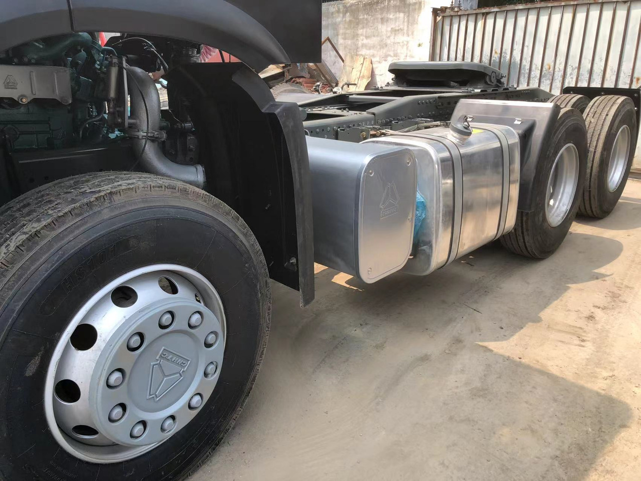 Howo HOWO 371 - Vetopöytäauto: kuva howo HOWO 371 - Vetopöytäauto Howo HOWO 371 - Vetopöytäauto: kuva howo HOWO 371 - Vetopöytäauto