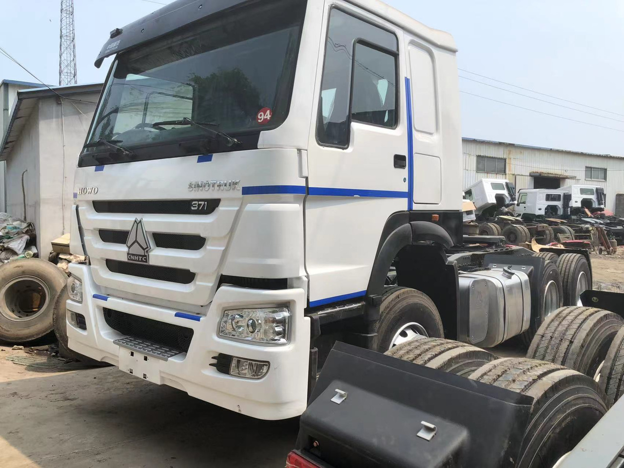 Howo HOWO 371 - Vetopöytäauto: kuva howo HOWO 371 - Vetopöytäauto Howo HOWO 371 - Vetopöytäauto: kuva howo HOWO 371 - Vetopöytäauto