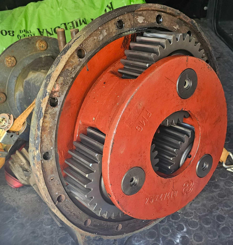 Zwolnica tylna kompletna Deutz Fahr Same Lamborghini - Varaosat - Maatalouskoneet: kuva Zwolnica tylna kompletna Deutz Fahr Same Lamborghini - Varaosat - Maatalouskoneet Zwolnica tylna kompletna Deutz Fahr Same Lamborghini - Varaosat - Maatalouskoneet: kuva Zwolnica tylna kompletna Deutz Fahr Same Lamborghini - Varaosat - Maatalouskoneet