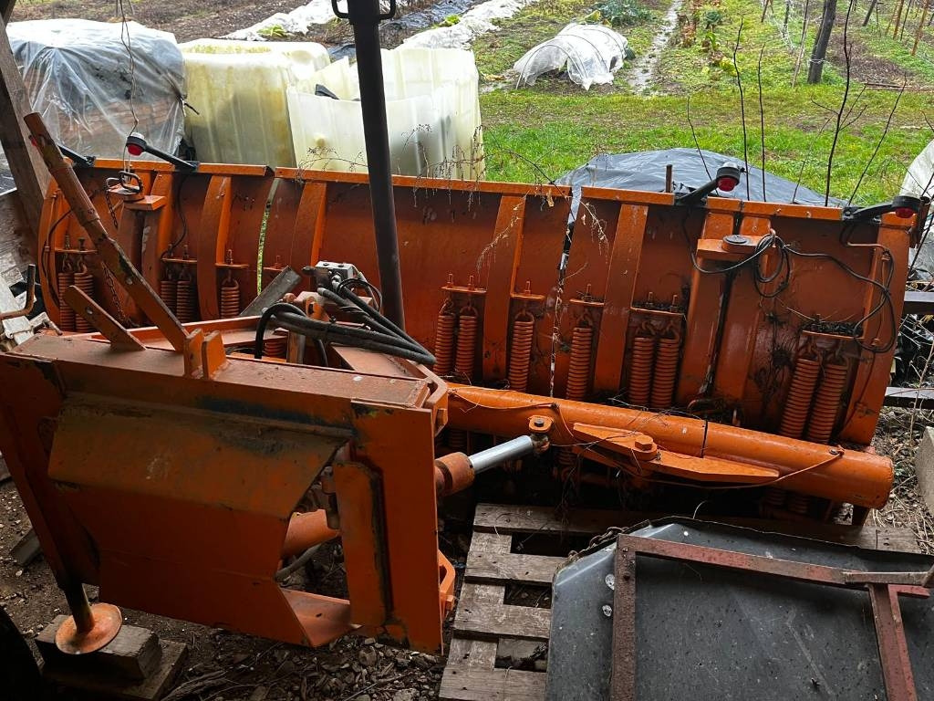 BOMBELLI LAMA 3 MT - Lumiaura - Maatalouskoneet: kuva BOMBELLI LAMA 3 MT - Lumiaura - Maatalouskoneet BOMBELLI LAMA 3 MT - Lumiaura - Maatalouskoneet: kuva BOMBELLI LAMA 3 MT - Lumiaura - Maatalouskoneet