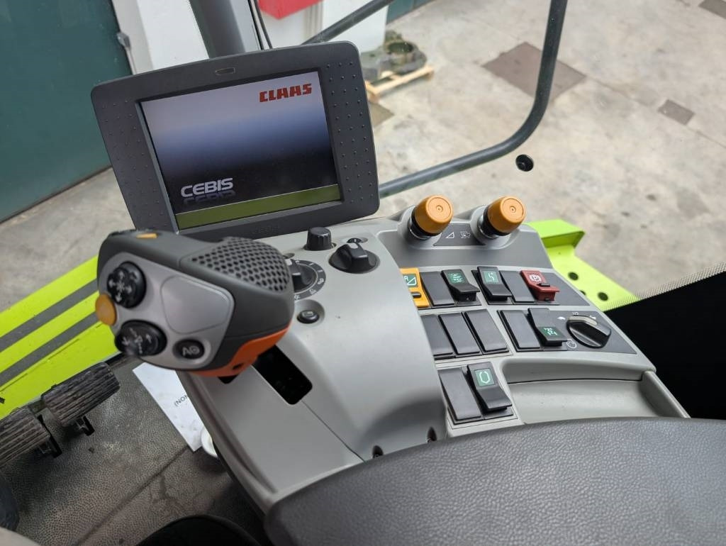 Claas Lexion 760 TT - Leikkuupuimuri: kuva Claas Lexion 760 TT - Leikkuupuimuri Claas Lexion 760 TT - Leikkuupuimuri: kuva Claas Lexion 760 TT - Leikkuupuimuri