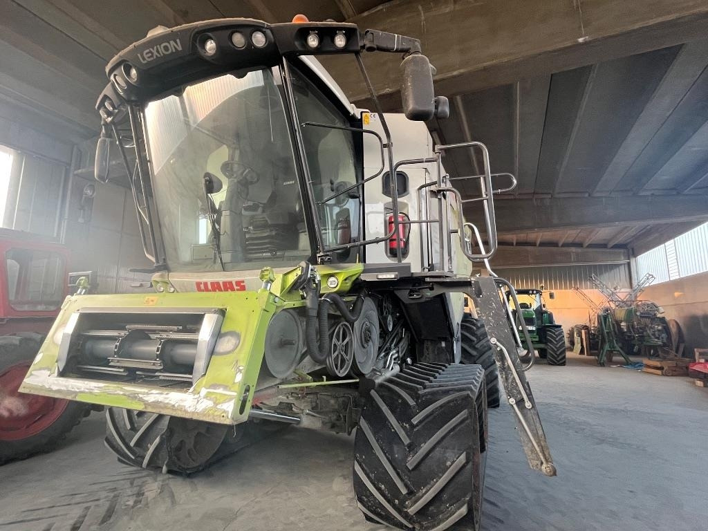 Leasing Claas Lexion 7700 TT RISO  Claas Lexion 7700 TT RISO: kuva Leasing Claas Lexion 7700 TT RISO  Claas Lexion 7700 TT RISO