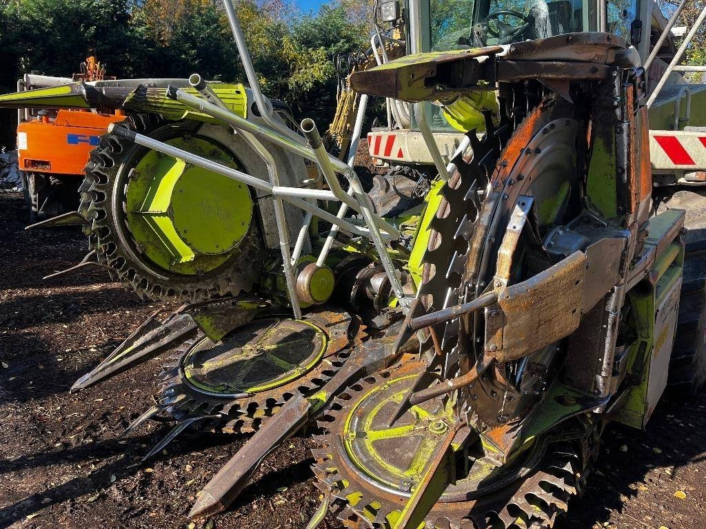 Claas RU 600 - Itsekulkeva silppuri: kuva Claas RU 600 - Itsekulkeva silppuri Claas RU 600 - Itsekulkeva silppuri: kuva Claas RU 600 - Itsekulkeva silppuri