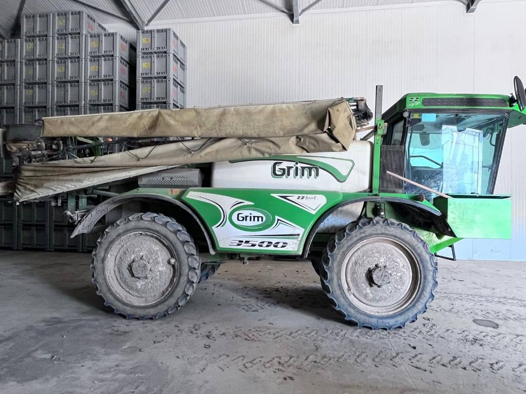 GRIM SERIE 7 M - Itsekulkeva kasvinsuojeluruisku: kuva GRIM SERIE 7 M - Itsekulkeva kasvinsuojeluruisku GRIM SERIE 7 M - Itsekulkeva kasvinsuojeluruisku: kuva GRIM SERIE 7 M - Itsekulkeva kasvinsuojeluruisku