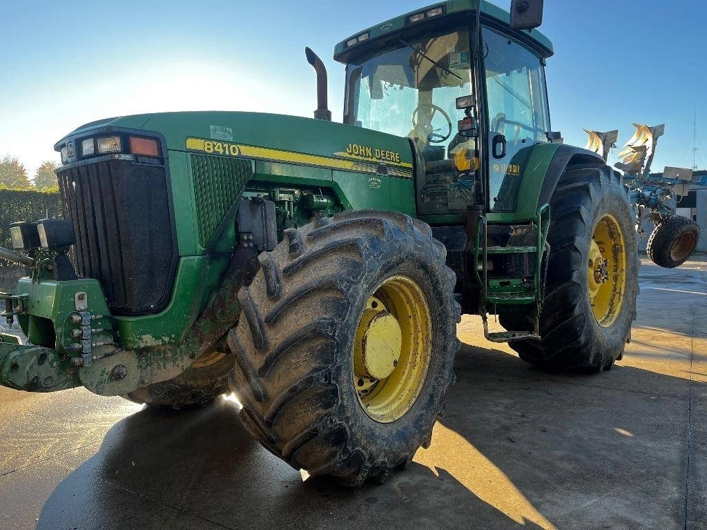John Deere 8410 - Traktori: kuva John Deere 8410 - Traktori John Deere 8410 - Traktori: kuva John Deere 8410 - Traktori