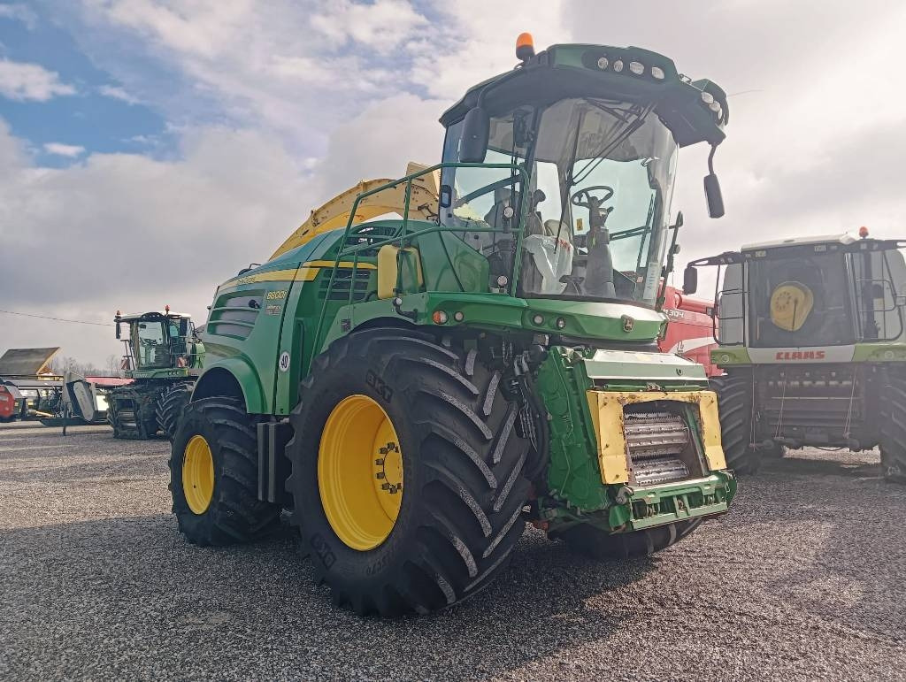 John Deere 8800 - Itsekulkeva silppuri: kuva John Deere 8800 - Itsekulkeva silppuri John Deere 8800 - Itsekulkeva silppuri: kuva John Deere 8800 - Itsekulkeva silppuri