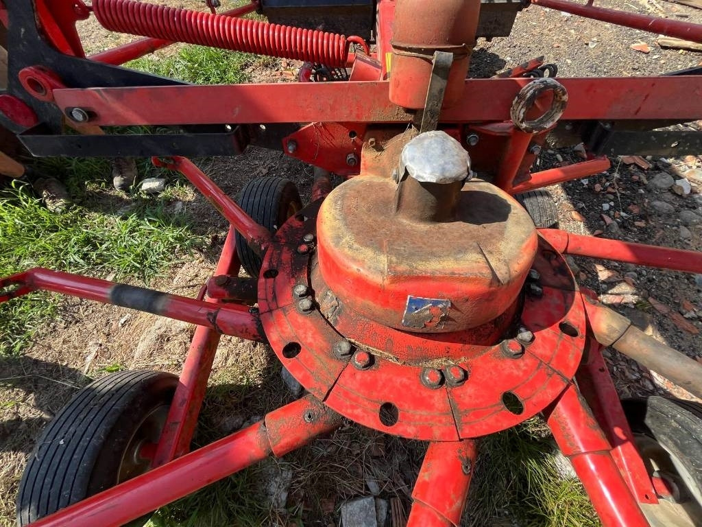 Kuhn GA3801 GM - Pöyhin: kuva Kuhn GA3801 GM - Pöyhin Kuhn GA3801 GM - Pöyhin: kuva Kuhn GA3801 GM - Pöyhin