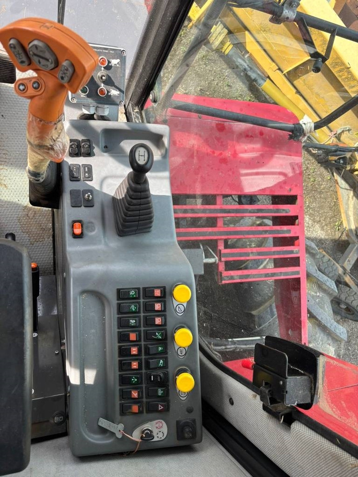 Laverda 5658 - Leikkuupuimuri: kuva Laverda 5658 - Leikkuupuimuri Laverda 5658 - Leikkuupuimuri: kuva Laverda 5658 - Leikkuupuimuri