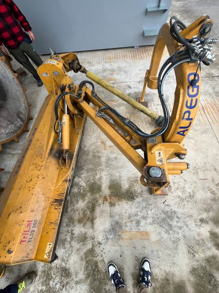 Alpego TL33 200 - Maatalouskoneet: kuva Alpego TL33 200 - Maatalouskoneet Alpego TL33 200 - Maatalouskoneet: kuva Alpego TL33 200 - Maatalouskoneet