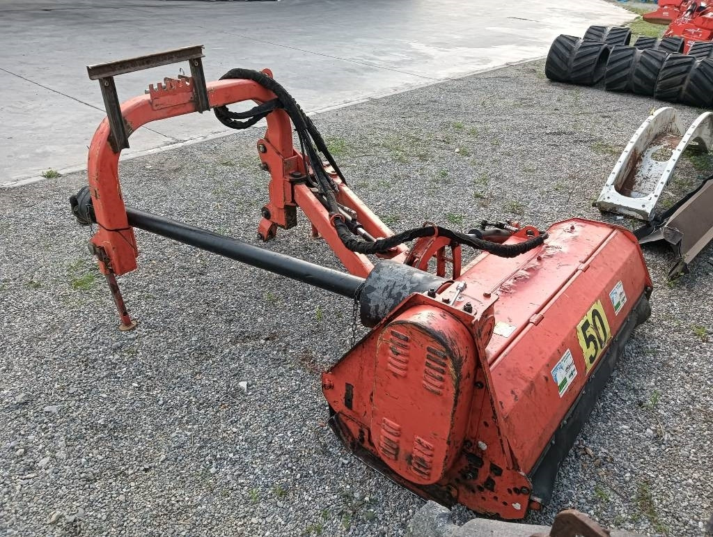Maschio Giraffa 160 - Kesantomurskain/ Vesakkomurskain: kuva Maschio Giraffa 160 - Kesantomurskain/ Vesakkomurskain Maschio Giraffa 160 - Kesantomurskain/ Vesakkomurskain: kuva Maschio Giraffa 160 - Kesantomurskain/ Vesakkomurskain