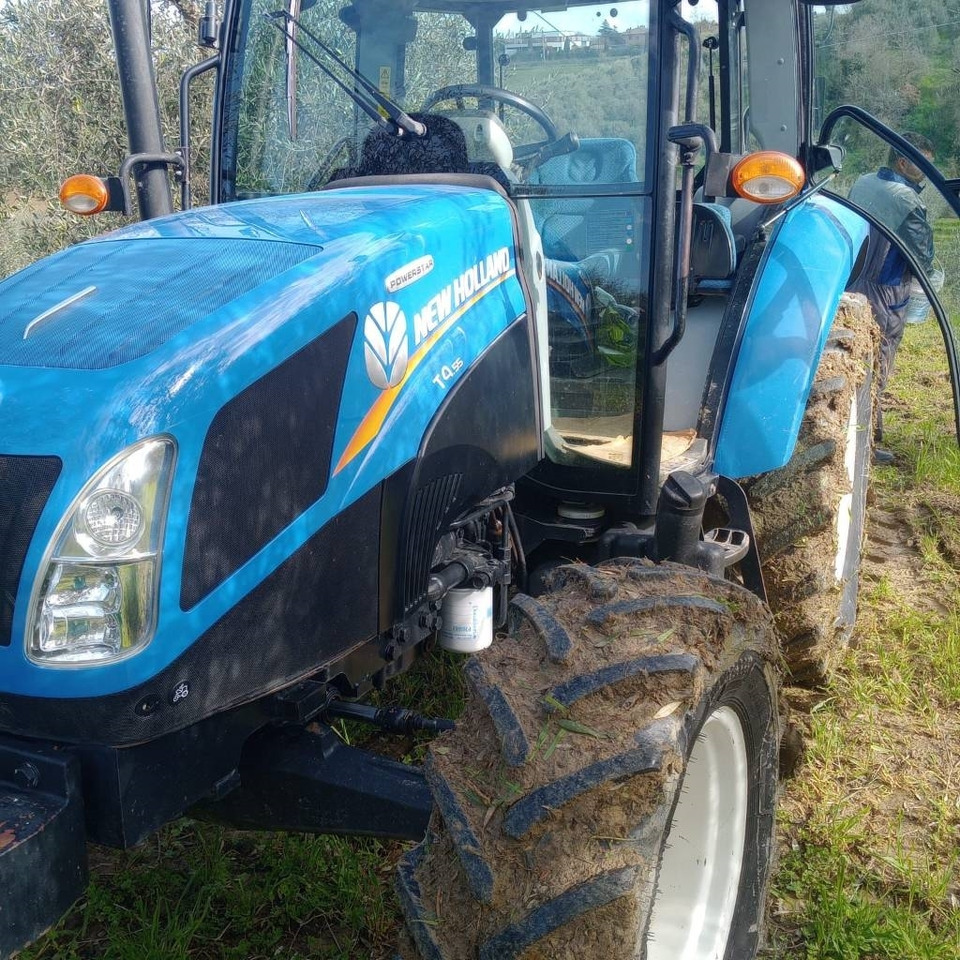 New Holland T 4.55 - Traktori: kuva New Holland T 4.55 - Traktori New Holland T 4.55 - Traktori: kuva New Holland T 4.55 - Traktori