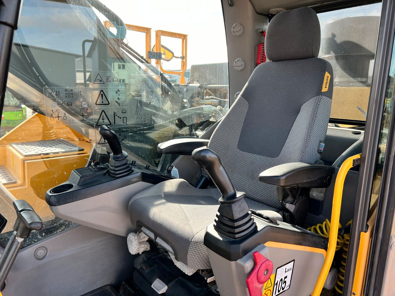 Volvo EC380E-NL - Telakaivukone: kuva Volvo EC380E-NL - Telakaivukone Volvo EC380E-NL - Telakaivukone: kuva Volvo EC380E-NL - Telakaivukone