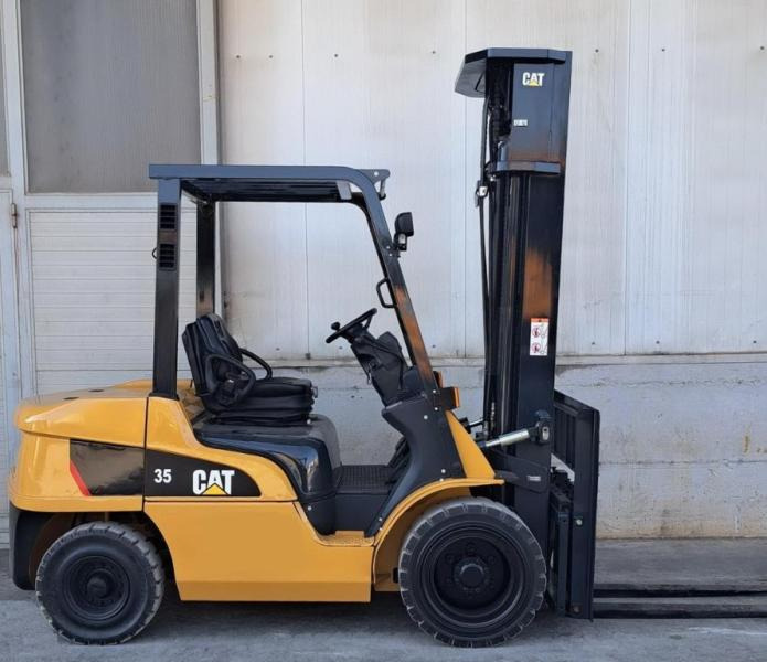 Caterpillar - Dieseltrukki: kuva Caterpillar - Dieseltrukki Caterpillar - Dieseltrukki: kuva Caterpillar - Dieseltrukki