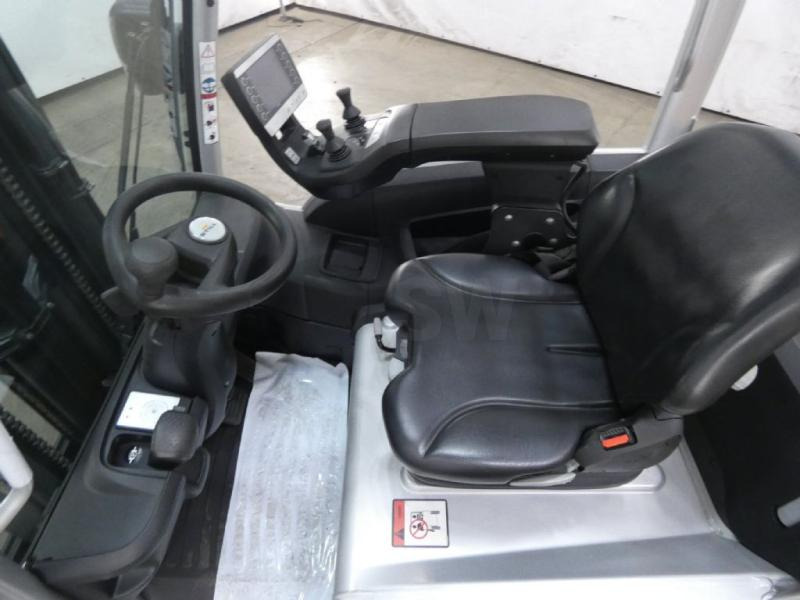 Still RX20 -20P - Sähkötrukki: kuva Still RX20 -20P - Sähkötrukki Still RX20 -20P - Sähkötrukki: kuva Still RX20 -20P - Sähkötrukki