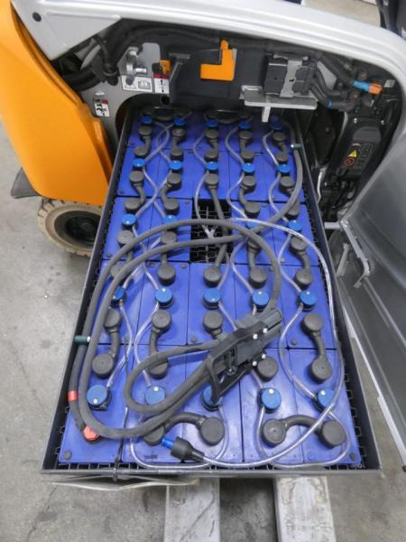 Still RX20 -20P - Sähkötrukki: kuva Still RX20 -20P - Sähkötrukki Still RX20 -20P - Sähkötrukki: kuva Still RX20 -20P - Sähkötrukki