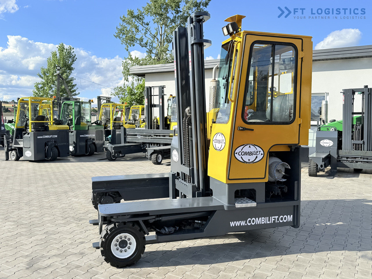 COMBILIFT C4000 / GAS / DUPLEX - 4100MM / SIDE SHIFT / FREE LIFT / FULL HEATED CABIN / ONLY 4223 HOURS / CONDITION – LIKE NEW! - Nelitietrukki: kuva COMBILIFT C4000 / GAS / DUPLEX - 4100MM / SIDE SHIFT / FREE LIFT / FULL HEATED CABIN / ONLY 4223 HOURS / CONDITION – LIKE NEW! - Nelitietrukki COMBILIFT C4000 / GAS / DUPLEX - 4100MM / SIDE SHIFT / FREE LIFT / FULL HEATED CABIN / ONLY 4223 HOURS / CONDITION – LIKE NEW! - Nelitietrukki: kuva COMBILIFT C4000 / GAS / DUPLEX - 4100MM / SIDE SHIFT / FREE LIFT / FULL HEATED CABIN / ONLY 4223 HOURS / CONDITION – LIKE NEW! - Nelitietrukki