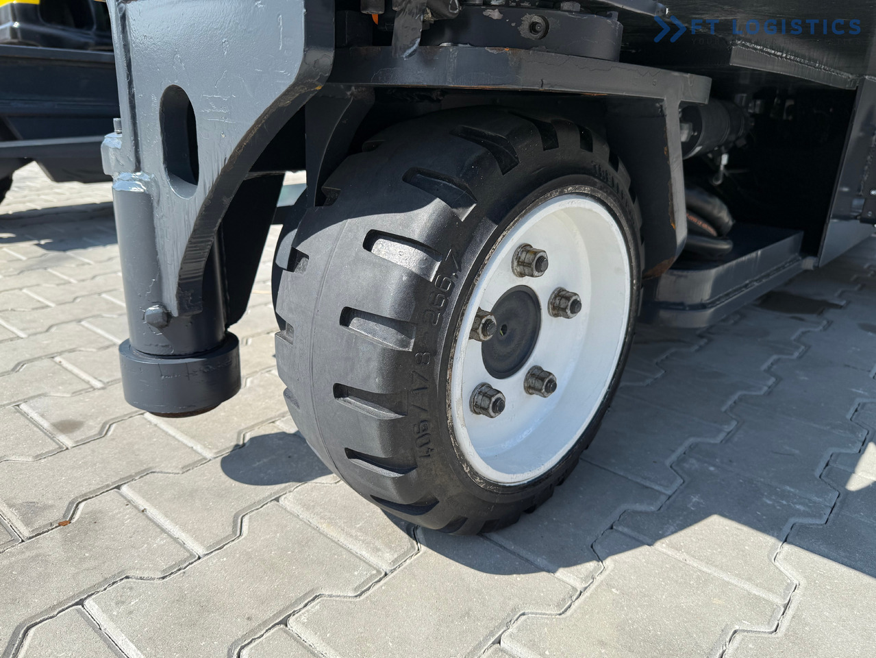 COMBILIFT C5000E / ELECTRIC / TRIPLEX 8300MM / FULL FREE LIFT / WIDE POSITIONER / FORK SIDESHIFT / BATTERY LIKE NEW - Nelitietrukki: kuva COMBILIFT C5000E / ELECTRIC / TRIPLEX 8300MM / FULL FREE LIFT / WIDE POSITIONER / FORK SIDESHIFT / BATTERY LIKE NEW - Nelitietrukki COMBILIFT C5000E / ELECTRIC / TRIPLEX 8300MM / FULL FREE LIFT / WIDE POSITIONER / FORK SIDESHIFT / BATTERY LIKE NEW - Nelitietrukki: kuva COMBILIFT C5000E / ELECTRIC / TRIPLEX 8300MM / FULL FREE LIFT / WIDE POSITIONER / FORK SIDESHIFT / BATTERY LIKE NEW - Nelitietrukki