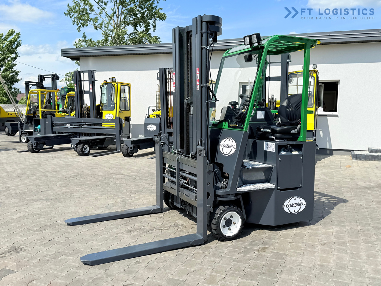 COMBILIFT CB2500 / DIESEL / EXTENDABLE FORKS / TRIPLEX / 5500MM / FREE LIFT / SIDE SHIFT / FORK POSITIONER / LIKE NEW - Nelitietrukki: kuva COMBILIFT CB2500 / DIESEL / EXTENDABLE FORKS / TRIPLEX / 5500MM / FREE LIFT / SIDE SHIFT / FORK POSITIONER / LIKE NEW - Nelitietrukki COMBILIFT CB2500 / DIESEL / EXTENDABLE FORKS / TRIPLEX / 5500MM / FREE LIFT / SIDE SHIFT / FORK POSITIONER / LIKE NEW - Nelitietrukki: kuva COMBILIFT CB2500 / DIESEL / EXTENDABLE FORKS / TRIPLEX / 5500MM / FREE LIFT / SIDE SHIFT / FORK POSITIONER / LIKE NEW - Nelitietrukki